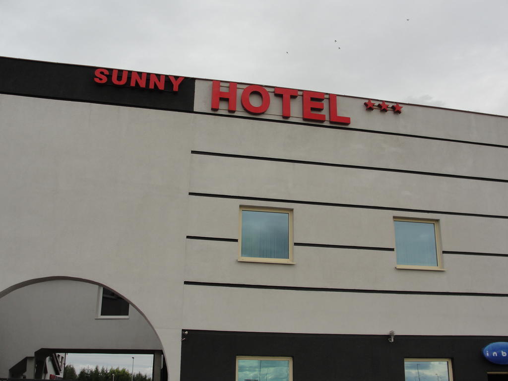 Hotel Sunny Poznan Bagian luar foto